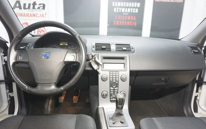 Volvo V50 cena 17900 przebieg: 213000, rok produkcji 2011 z Gryfice małe 562